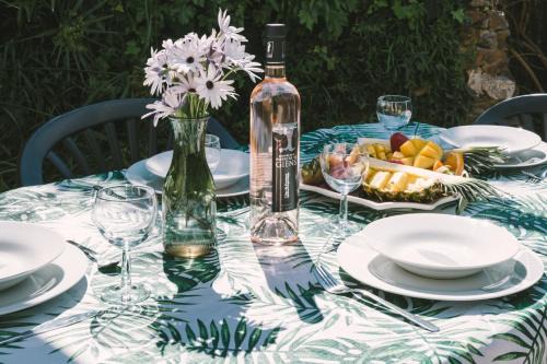 Giens House | L'Auguière Ouest, maisonnette au cœur du vignoble proche de la mer et des sentiers côtiers