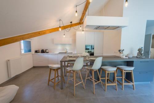 Duingt Apartment | L'Elegance - Appartement de charme aux pieds de la montagne du Taillefer