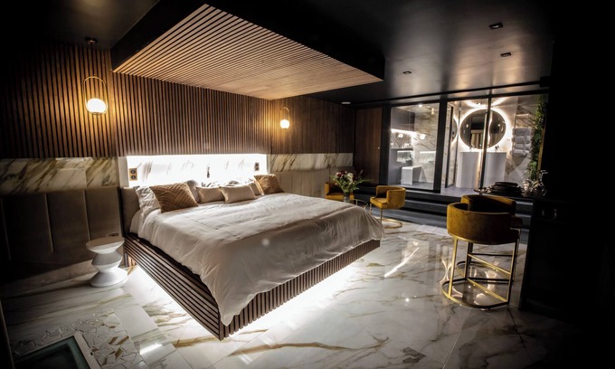 Martigues Apartment | l'Élixir welcomes you for a romantic stay in the center of Martigues.