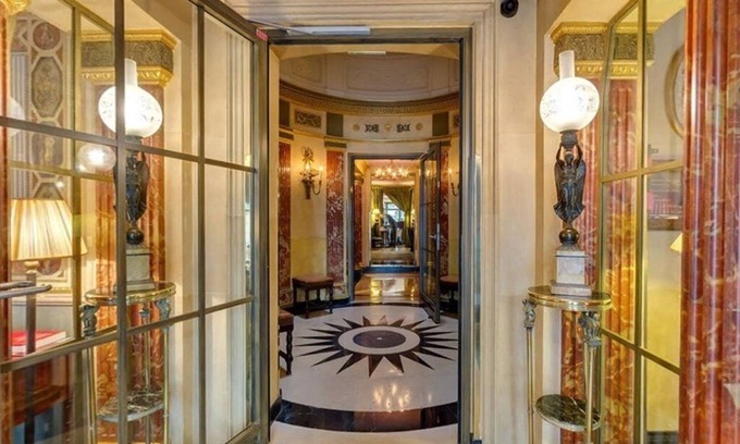 Saint-Germain-des-Pres Hotel | L'Hotel