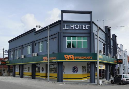 Simpang Renggam Hotel | L Hotel