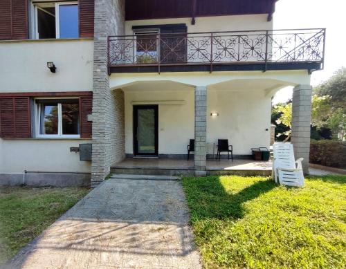 San Maurizio d'Opaglio Apartment | L'idea di una Notte