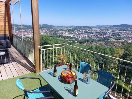 Montaigu Apartment | L'INATTENDU Vue imprenable,clim,parking avec borne de recharge, ménage inclus