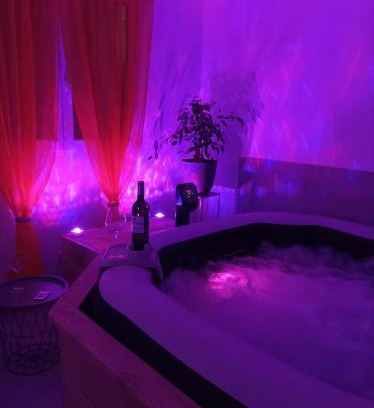 Baneuil House | " L'instant Nid d'où " , Spa et Luxe Intime