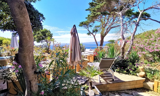 Ile du Levant Apartment | L'Océanite Studio 21m2 Sea view at the end of the Terrace Air conditioned