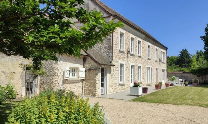 Richebourg House | L'ombre du Tilleul - Gîte Familial