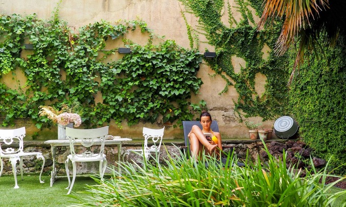 Olot Apartment | L'Orfebre, Loft in Olot. Access to indoor swimming