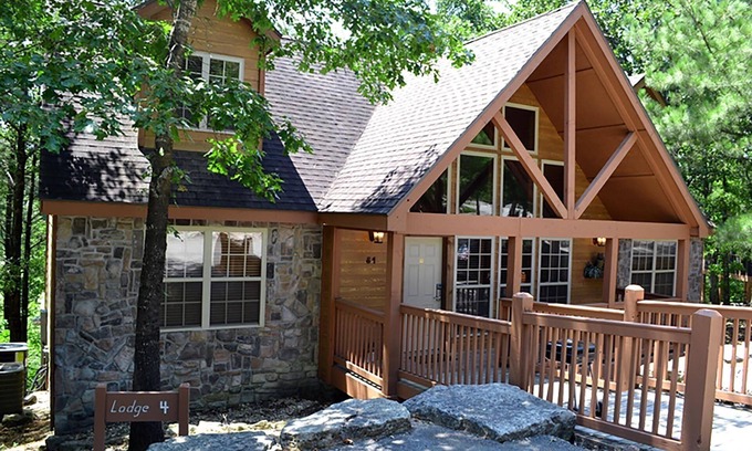 Branson West Cabin | L004, 4Br, 4Ba Refreshing Roark Creek Cabin