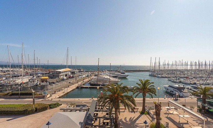 Toulon - Hyeres Apartment | La Balancine by Interhome