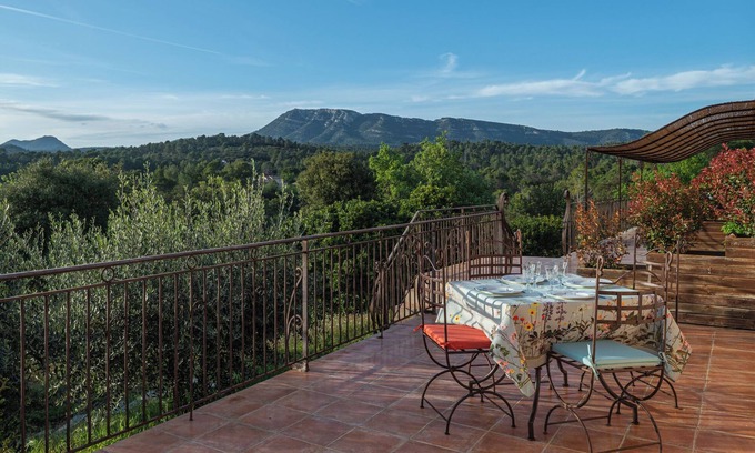 Correns Villa | La Bastide de Correns – Romantic Escape in Provence