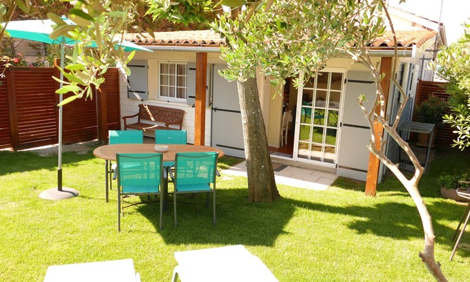 Saint-Palais-sur-Mer House | La Belle Bleue, house with garden 300 meters from the beach