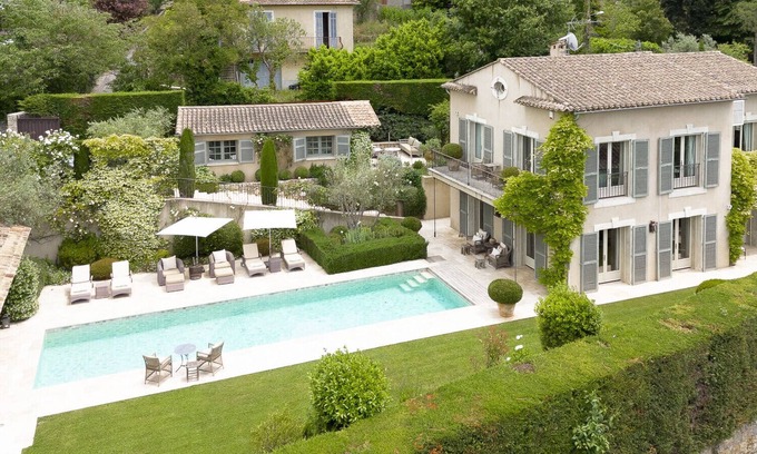 Valbonne Villa | La Belle Vie - walking distance to village