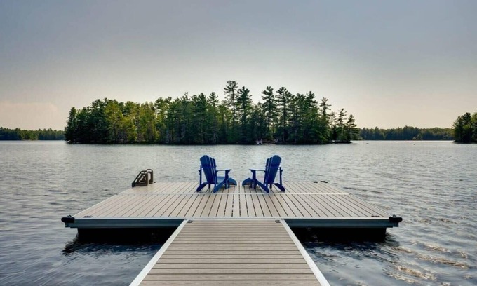 Torrance House | La Belle Vue - Beautiful Sunsets on Long Lake