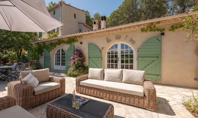 Cotignac Villa | La Bergerie Caseneuve A Timeless Retreat in Provence