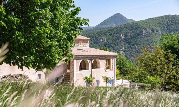 Teyssieres House | La bergerie des lunières