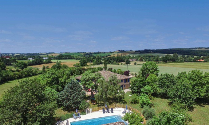 Lisle-sur-Tarn Villa | La Briqueterie - Five Bedroom Villa, Sleeps 10
