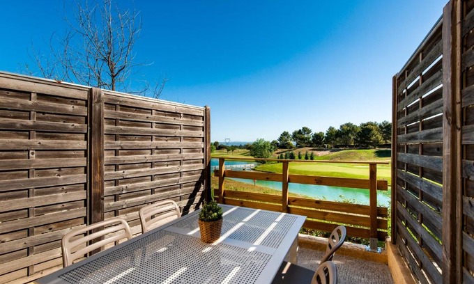 Cabries Apartment | La Cabre d'Or - Duplex avec piscine partagée