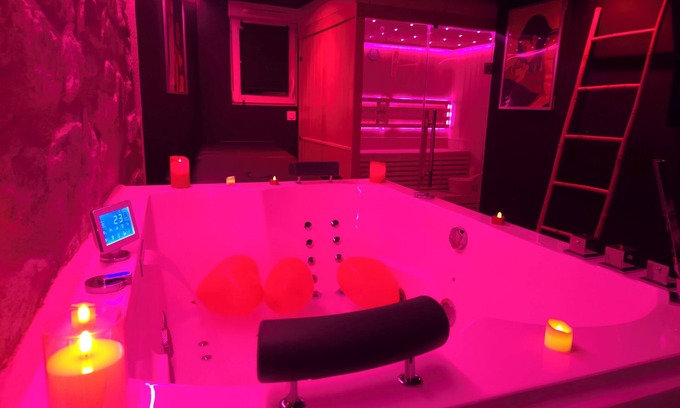 Universite House | La Cachette Secrete - Love Room Caen