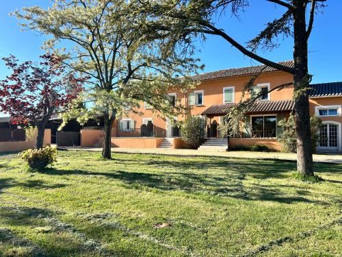 Caderousse Bed & Breakfast | La Capucelle