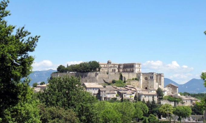 Grillon House | La Cardeline by Interhome