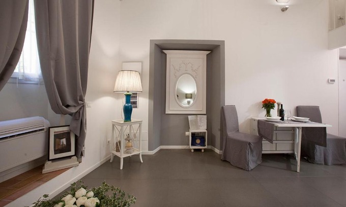 Santo Spirito Apartment | La Casa Bianca