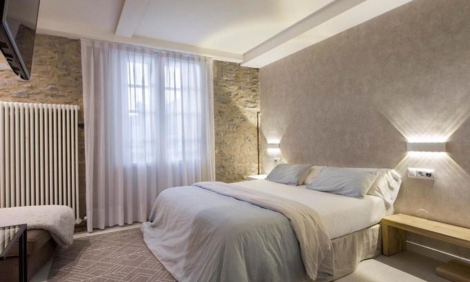 Vitoria-Gasteiz Old Town House | La Casa de Los Arquillos