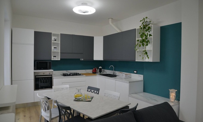 Colle Brianza Apartment | La Casa Gialla - Girasole Appartamento Luminoso e Moderno