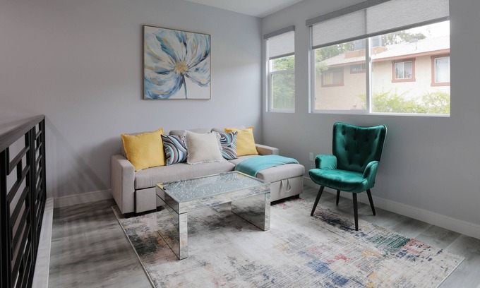 South el Monte Apartment | La Casa Simpatico