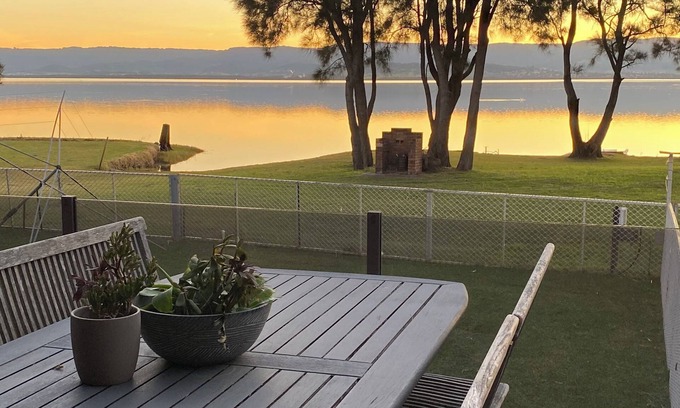 Primbee House | LA CASA SUL LAGO. Stunning lakefront home with direct access to lake Illawarra.