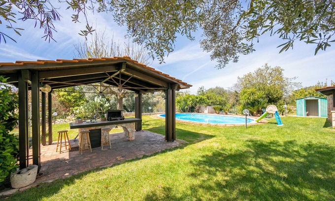 Cozzana House | La Casa Sulla Roccia Trulli Pool