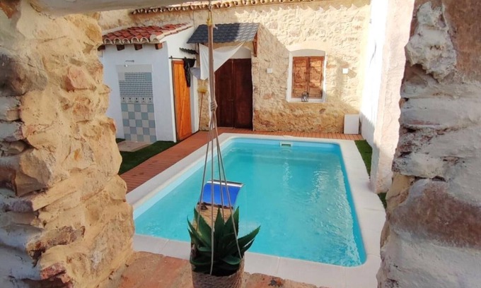 El Colmenar Cottage | La Casita - Charme authentique avec piscine partagée à Benarrabá, Espagne