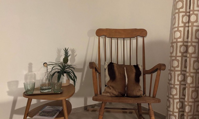 Aigues-Mortes Bed & Breakfast | La CAVALIERE, Breakfast room included. SOL en CIEL house
