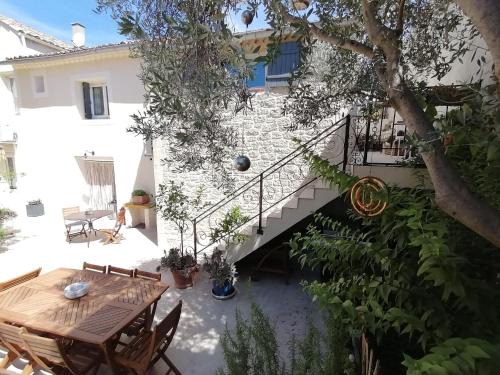 Lapalud House | LA CHAMADE maison de village climatisée