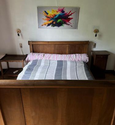 Hopitaux-Facultes House | La chambre en bois de chez Antoine