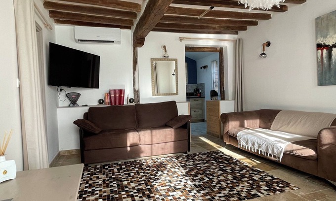 Bois-Jerome-Saint-Ouen House | La Chapelle de MONET, Logis les Coquelicots