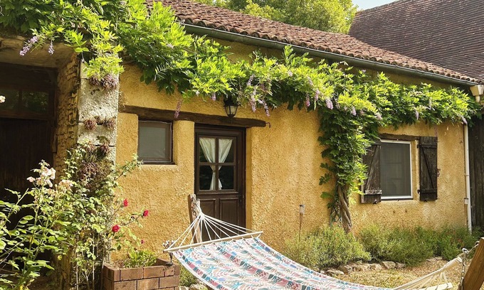 Gabillou Apartment | La Closerie Des Arts - Studio Châtaigne