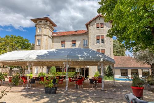 Bourgoin-Jallieu Hotel | La Commanderie de Champarey