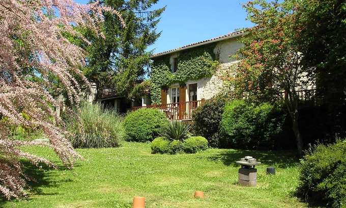 Salles-de-Villefagnan Other | La Courbee is a lovely farmhouse ideal for a relaxing stay in the charente sun.