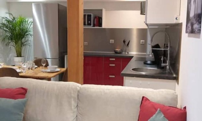 Challes-les-Eaux Apartment | La Dépendance du Château de Triviers