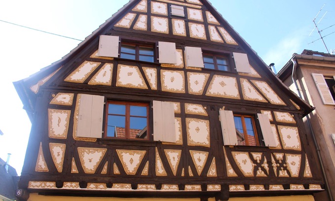 Dambach-la-Ville House | La Dambachoise is a charming old Alsatian house.