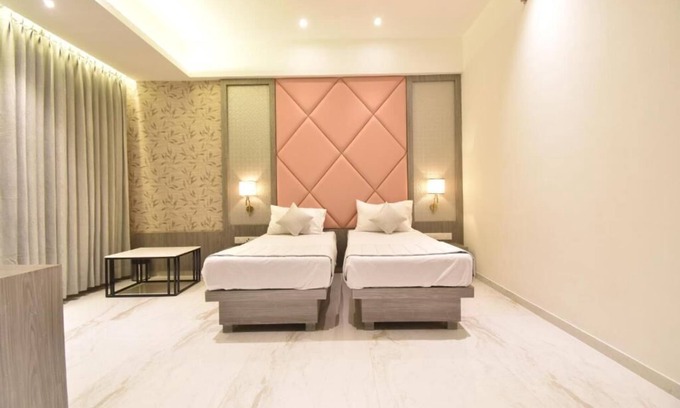 Thane West Hotel | La DHALIA By Glitz Hotels
