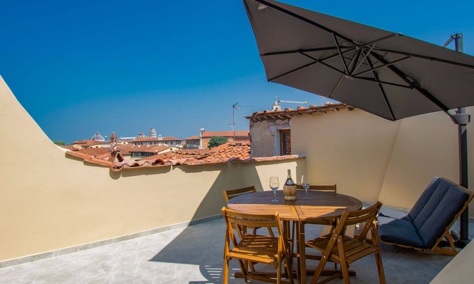Pisa City Centre Apartment | La Dolce Vista by Interhome