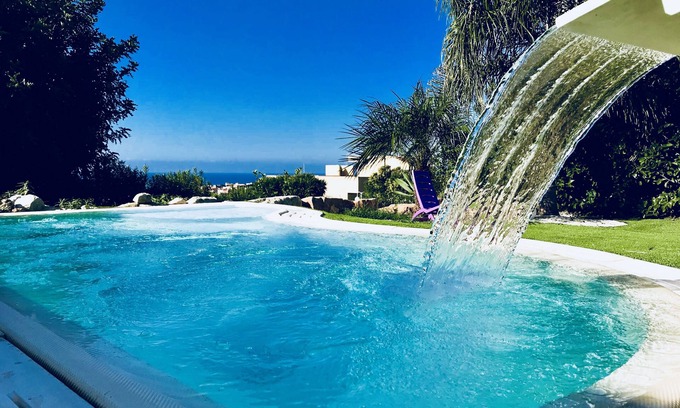 Cava dʼAliga Villa | LA FINCA Holiday House with small private pool