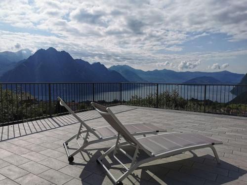 Solto Collina Apartment | La Grande Terrazza