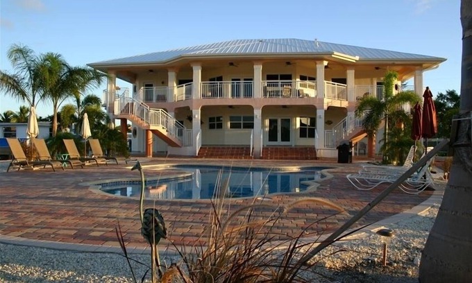 Tavernier House | La Isla Del Sueño - Your Private Island of Dreams