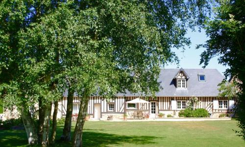 Bonneville-sur-Touques Bed & Breakfast | La Longère Deauville