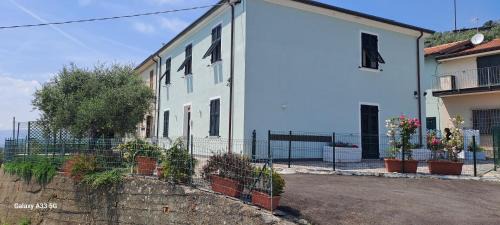 Castelnuovo Magra House | La Maestà di Alice