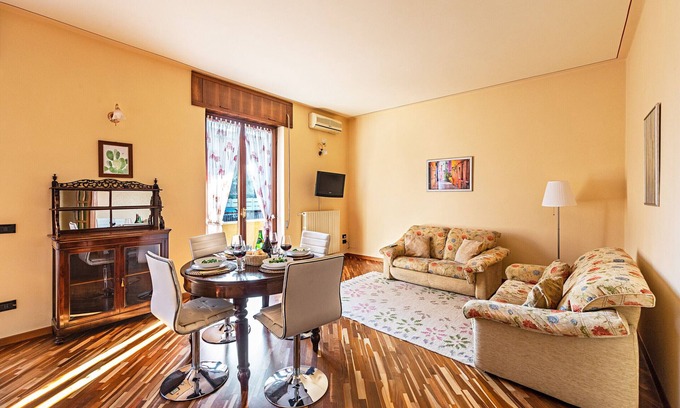Desenzano del Garda Apartment | La Magnolia 2 Apartment by Wonderful Italy