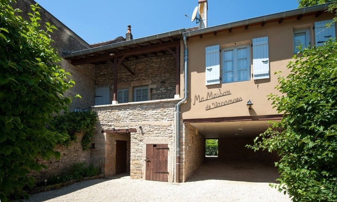 Curtil-sous-Burnand House | La Maison des Vacances