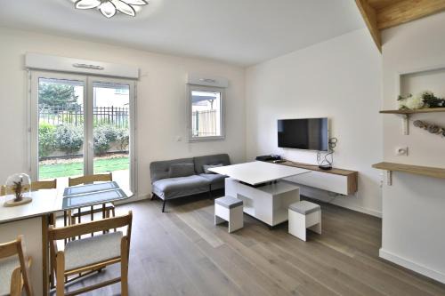 Sartrouville House | La Maison d'Iris - Proche Golf et RER A